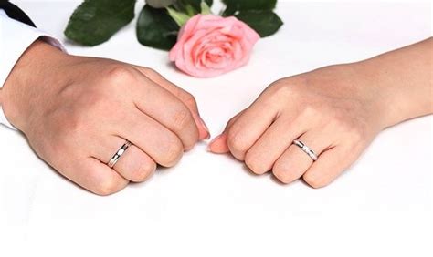結婚戒指 左右手